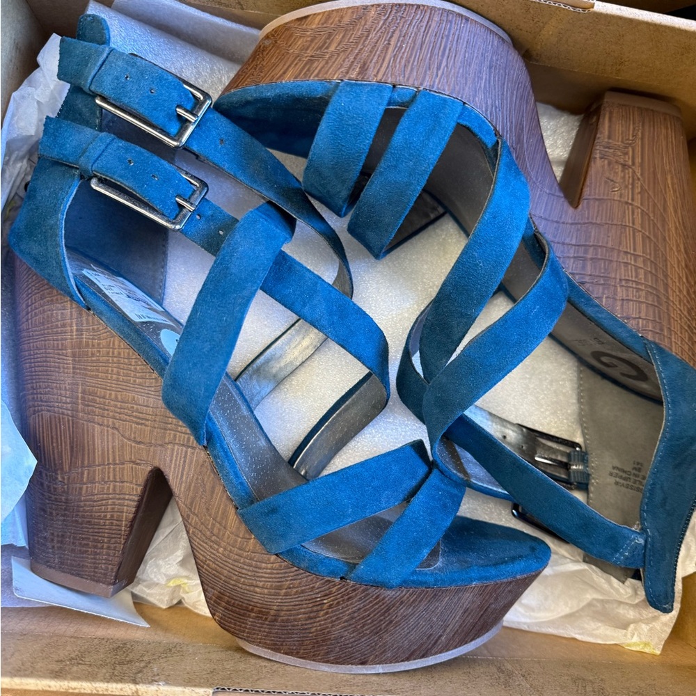 Suede Strappy Platform Sandals in Teal